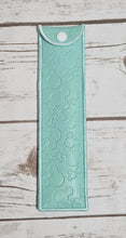 Load image into Gallery viewer, Straw Holder - Mickey Head Embossed Mint
