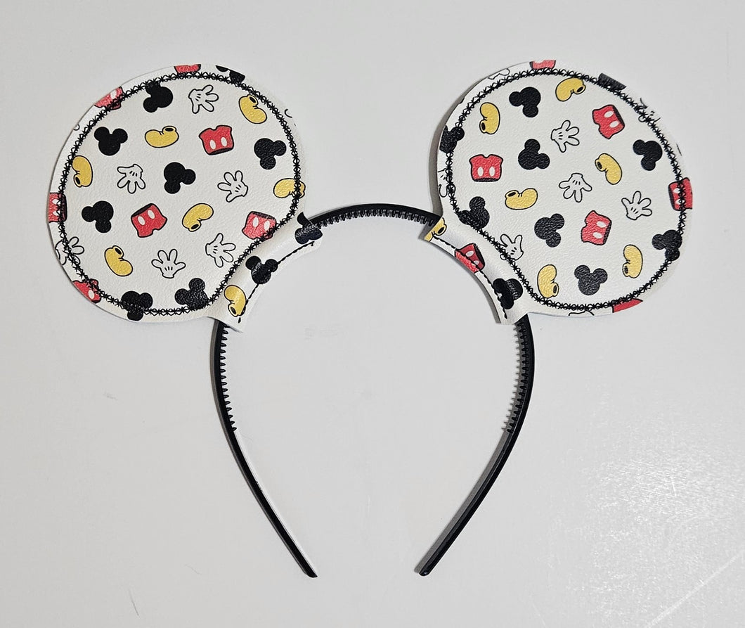 Interchangeable Ears - Mickey's Wardrobe Theme