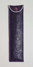 Load image into Gallery viewer, Straw Holder - Mickey Embossed Plum
